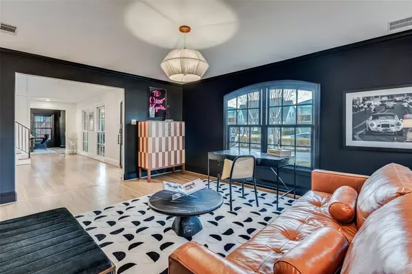 Dallas, TX 75225,7702 Bryn Mawr Drive