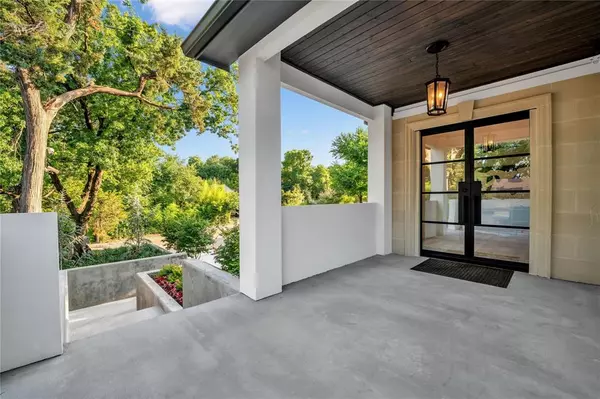 Dallas, TX 75208,419 W Colorado Boulevard