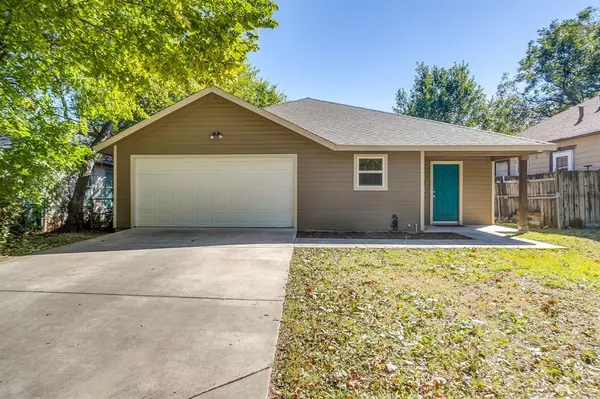 3955 Alamo Avenue, Fort Worth, TX 76107