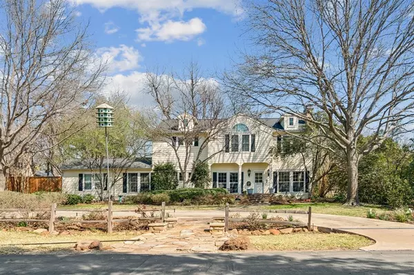 Dallas, TX 75209,8212 Midway Road