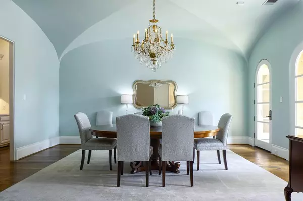 Dallas, TX 75220,5543 Edlen Drive