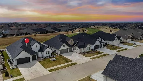 10817 Drinkwater Drive, Denton, TX 76207