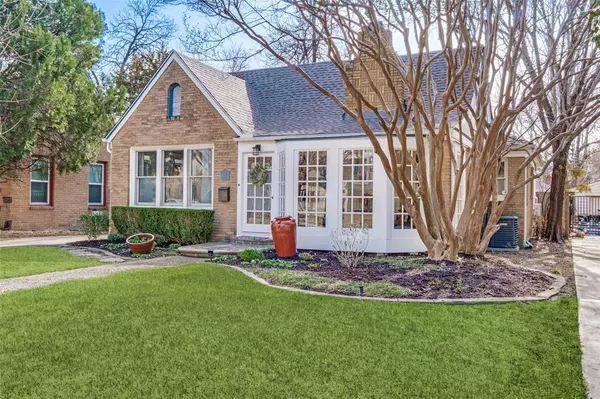 Dallas, TX 75223,615 Clermont Avenue