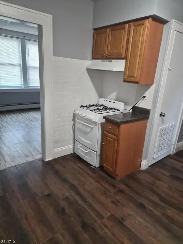 75-77 Center St #5, Clifton City, NJ 07011