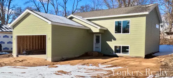 216 Leonard ST, Belding City, MI 48809