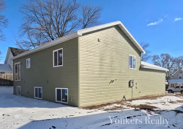 216 Leonard ST, Belding City, MI 48809