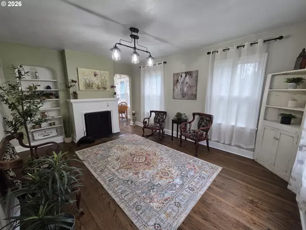 Gresham, OR 97080,415 SE ROBERTS AVE