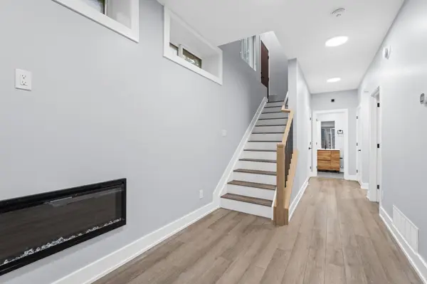 884 Byron AVE #B, Carlingwood - Westboro And Area, ON K2A 0A1