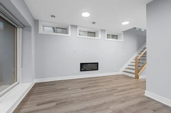 884 Byron AVE #B, Carlingwood - Westboro And Area, ON K2A 0A1