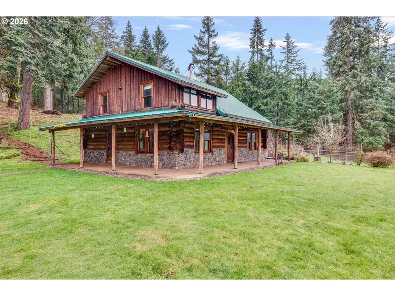 3805 BRIAR KNOB LOOP, Scotts Mills, OR 97375