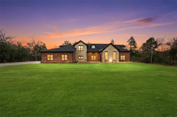 326 Willow Creek Lane, Ovilla, TX 75154