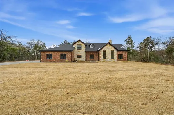 326 Willow Creek Lane, Ovilla, TX 75154