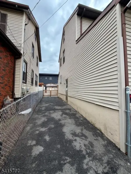 24 Hollywood Ave, Hillside Twp., NJ 07205