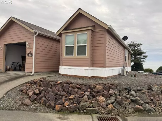 16252 TOLMAN LN #16, Brookings, OR 97415