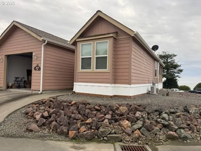 16252 TOLMAN LN #16, Brookings, OR 97415