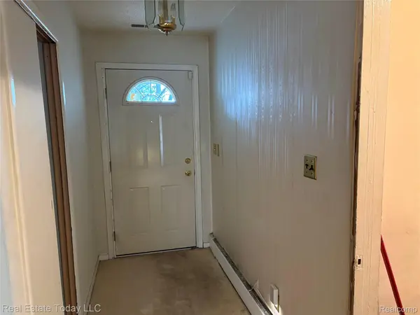 18319 McIntyre ST, Detroit, MI 48219