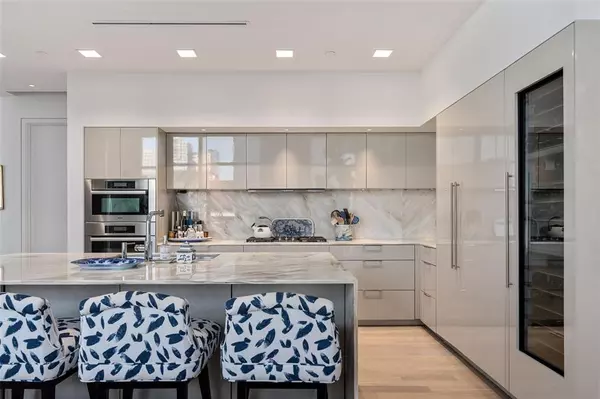 Dallas, TX 75201,1918 Olive Street #502