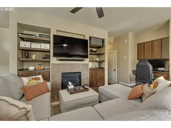 7959 NE ROCKNE WAY, Hillsboro, OR 97006