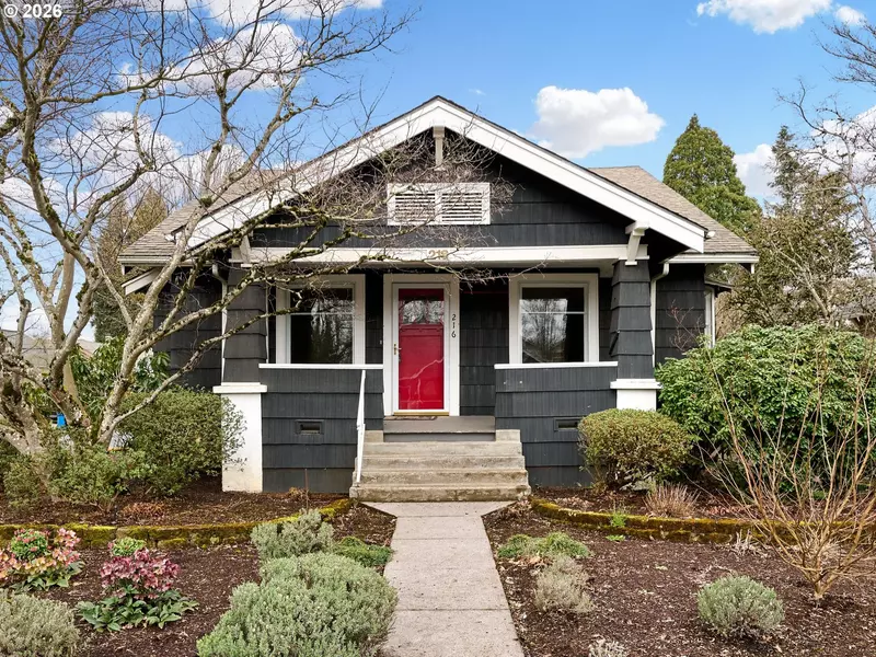 216 S JAMES ST, Silverton, OR 97381