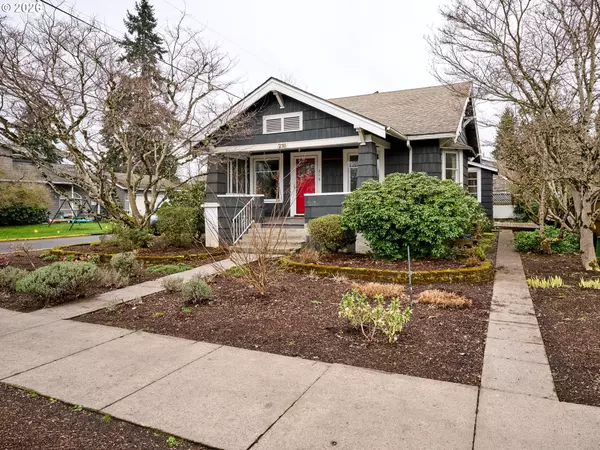 Silverton, OR 97381,216 S JAMES ST