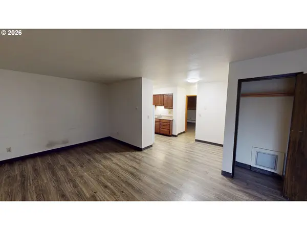 1910 SE STARK ST, Portland, OR 97214