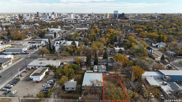 320 K AVENUE S, Saskatoon, SK S7M 2E1