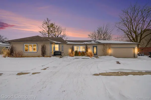 29726 Gloria ST, St. Clair Shores, MI 48082