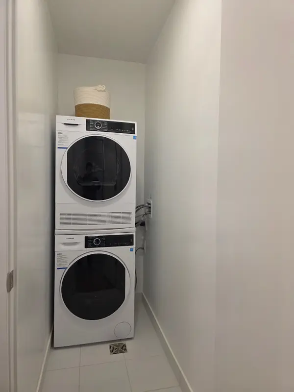 180 Front ST E #2007, Toronto C08, ON M5A 0A9