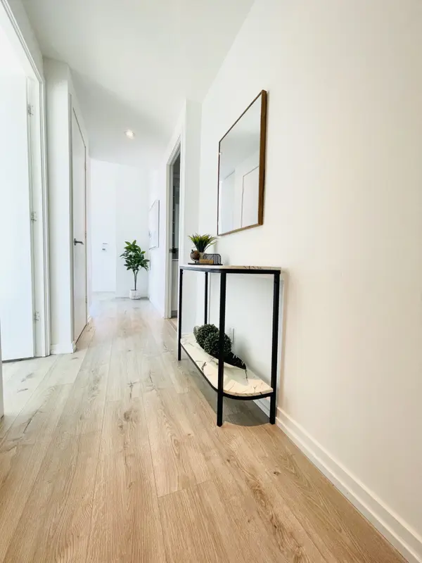 1000 Portage Pkwy #1711, Vaughan, ON L4K 0L1