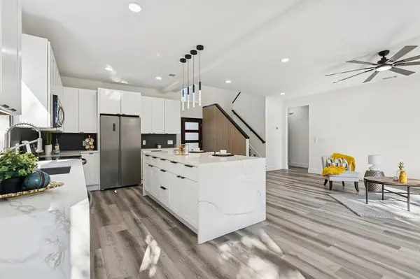 808 Lake Bridge Drive, Lake Dallas, TX 75065