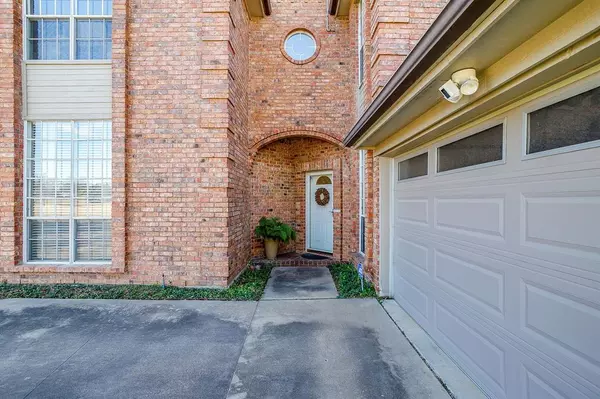 3913 Willow Way Road, Fort Worth, TX 76133