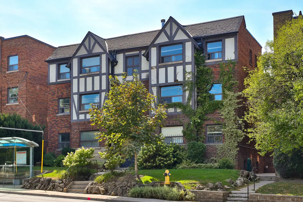 1648 Bathurst ST #5, Toronto C03, ON M5P 3J7