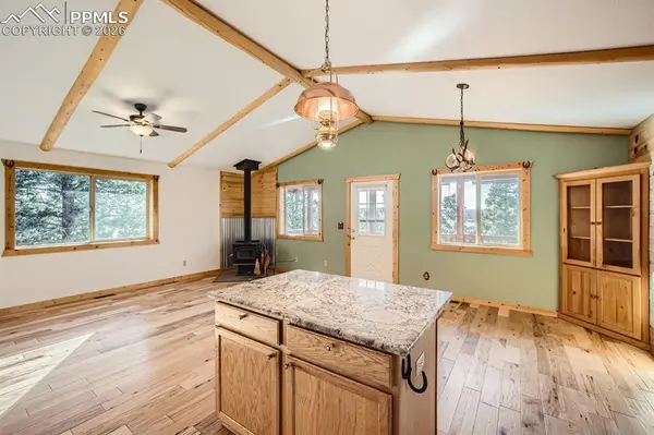 25 Amanda CIR, Florissant, CO 80816