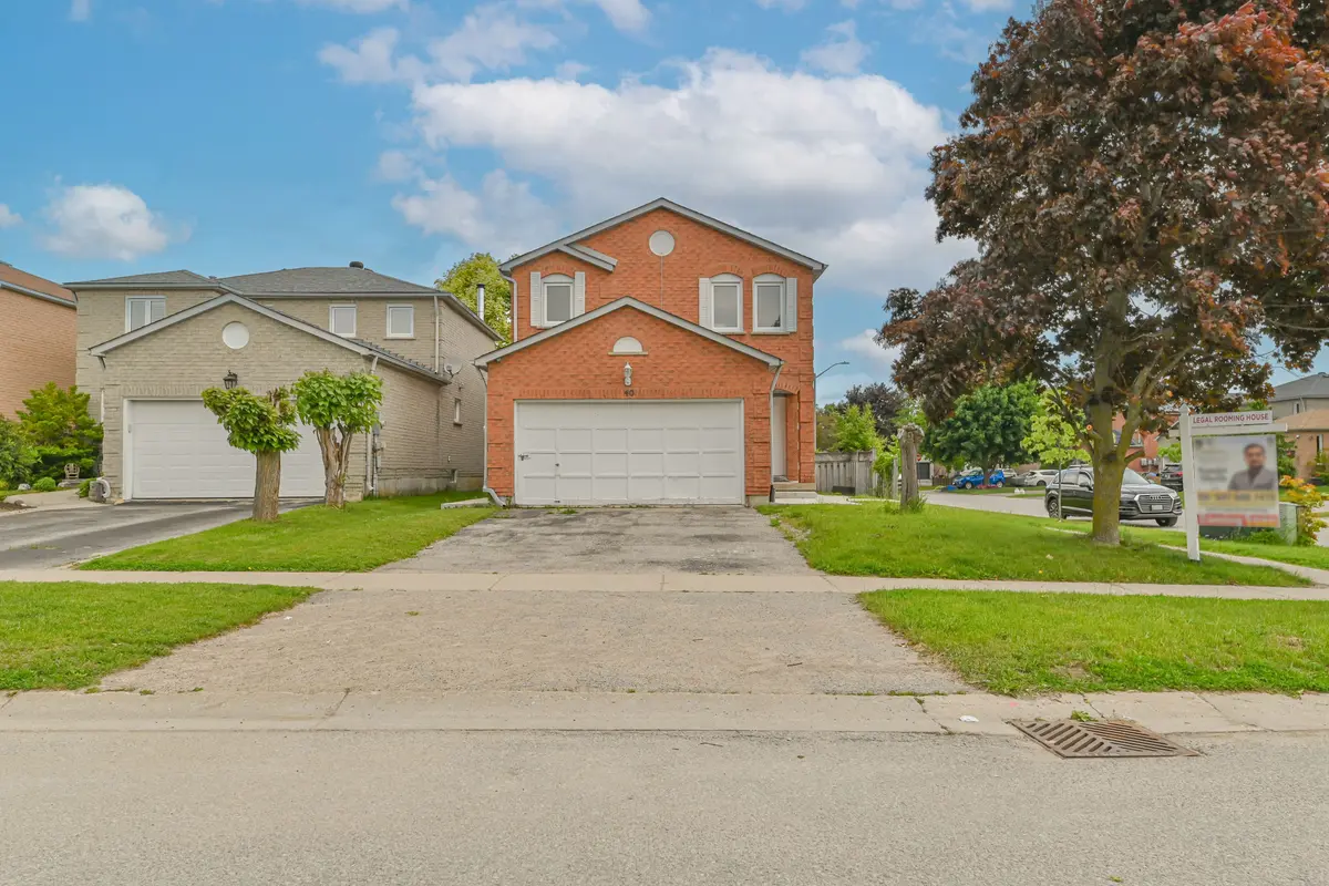 40 Blair CRES, Barrie, ON L4M 5Y6