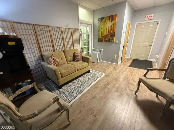 658 Allwood Rd, Clifton City, NJ 07012