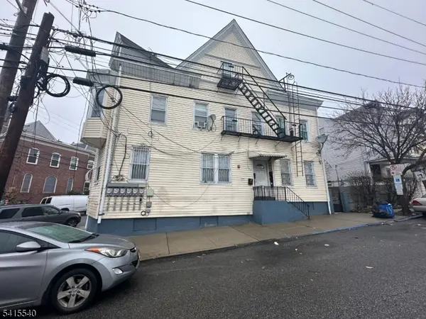 95 Lyon St, Paterson City, NJ 07524