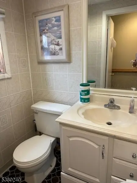 6 Haycock Ave, Riverdale Boro, NJ 07457