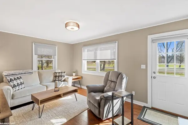 1060 S Kalamazoo AVE, Marshall, MI 49068