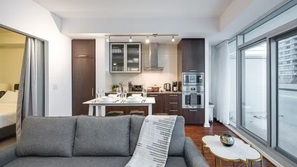 14 York ST #1101, Toronto C01, ON M5J 0B1