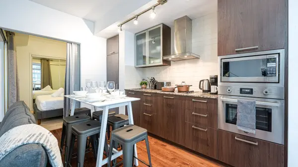 14 York ST #1101, Toronto C01, ON M5J 0B1