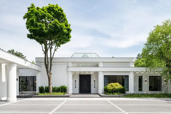 45 Park Lane CIR, Toronto C12, ON M3C 2N3