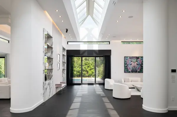 45 Park Lane CIR, Toronto C12, ON M3C 2N3