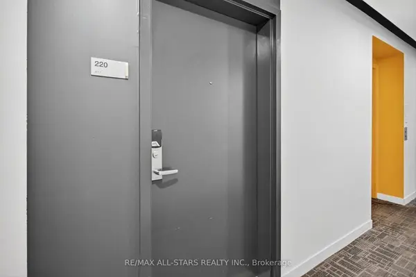 1800 Simcoe ST N #220, Oshawa, ON L1G 4X9