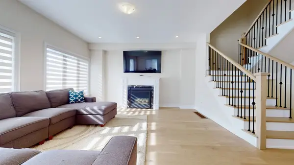 61 Mac Campbell WAY, Bradford West Gwillimbury, ON L3Z 4M6