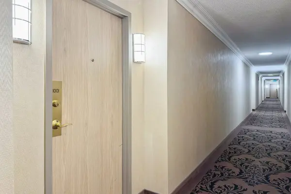 40 Harding BLVD W #1001, Richmond Hill, ON L4C 9S5