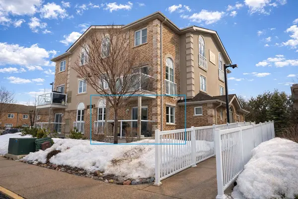 141 Sydenham Wells N/A #8, Barrie, ON L4M 0H3