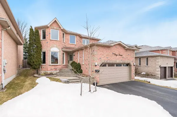 7 Meyer AVE, Barrie, ON L4M 6X2