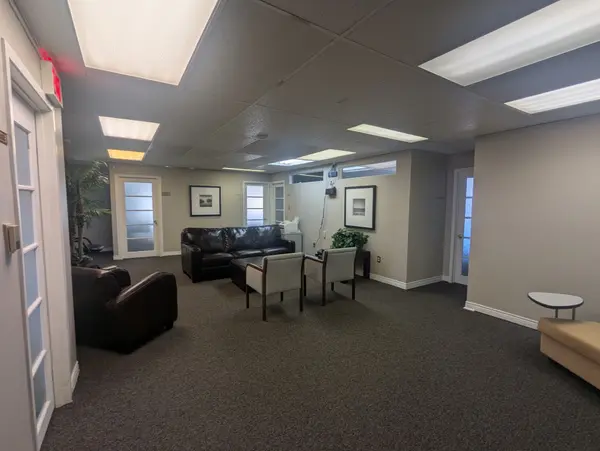 284 Dunlop ST W #Upper - J, Barrie, ON L4N 1B9