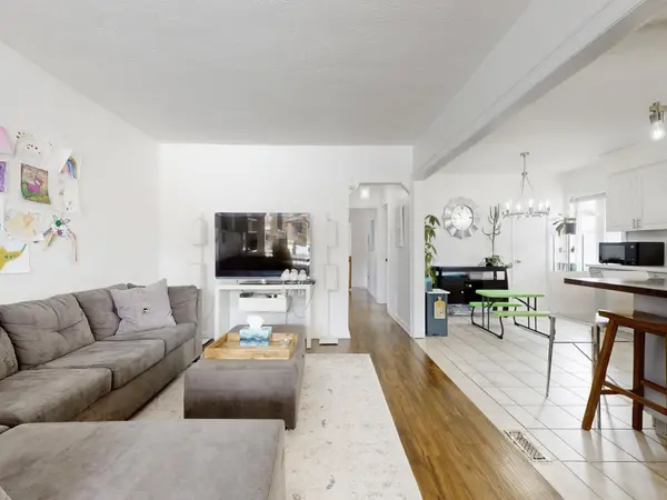 87 Savona DR, Toronto W06, ON M8W 4V2