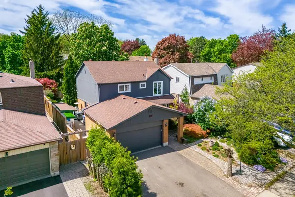 37 Massey ST, Brampton, ON L6S 2V7